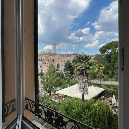 Appartamento A Due Passi Dal Duomo Сиена Екстериор снимка